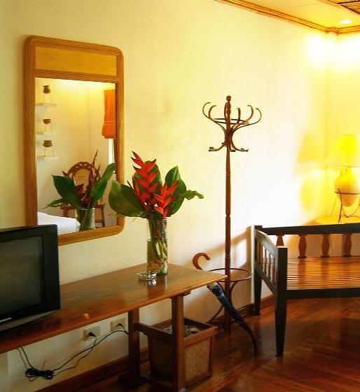 اتاق لوکس با چشم‌انداز دریا, Sea Wind Resort