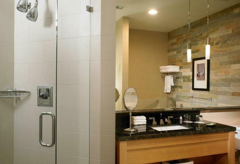 اتاق استاندارد با تخت بزرگ, The Westin Verasa Napa