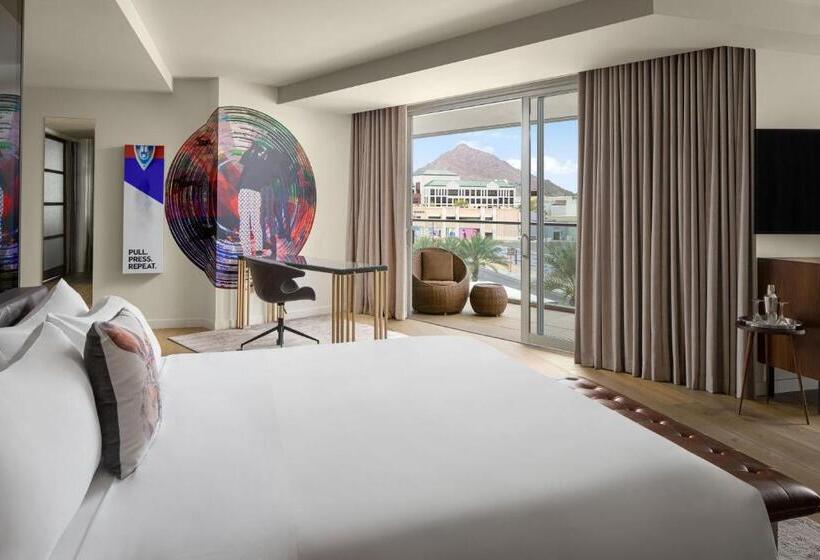 سوئیت جونیور با تخت بزرگ, W Scottsdale