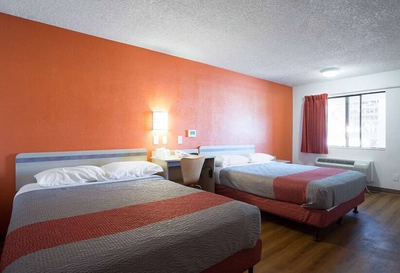 اتاق لوکس, Motel 6 Kingman, Az  Route 66 West