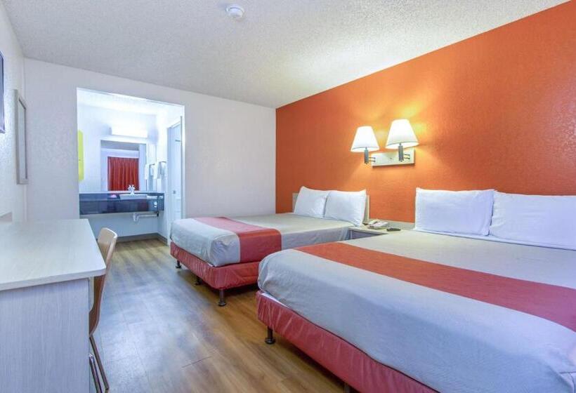 اتاق استاندارد چهار تخته, Motel 6 Phoenix, Az  Airport  24th Street