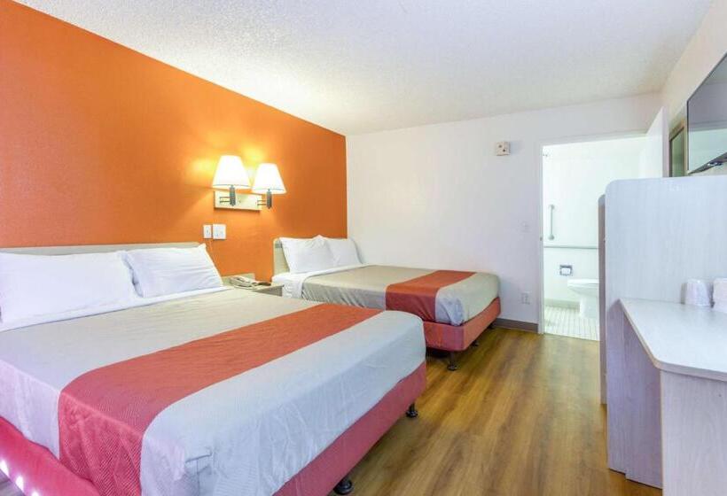 اتاق استاندارد چهار تخته, Motel 6 Phoenix, Az  Airport  24th Street