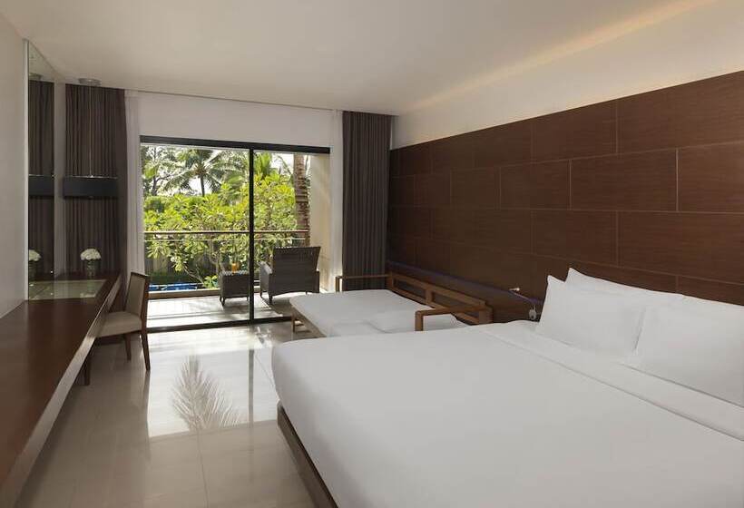 اتاق لوکس با چشم‌انداز استخر, Novotel Phuket Kata Avista Resort And Spa