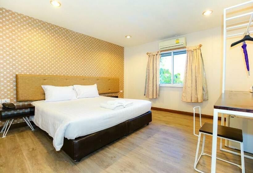 Superior Room, Parasol Inn Chiang Mai Old City