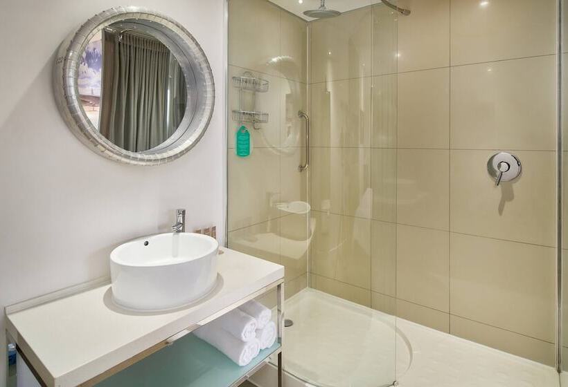 اتاق استاندارد, Protea Hotel By Marriott O R Tambo Airport