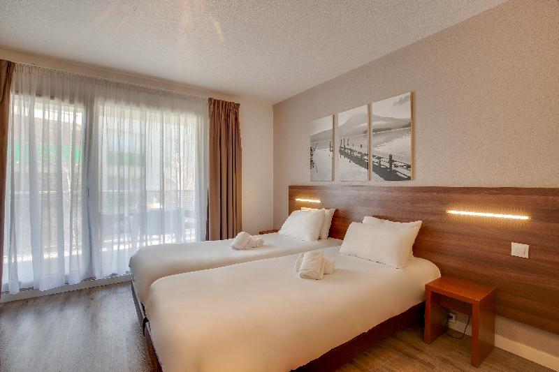 استودیوی استاندارد, Residence Azurea