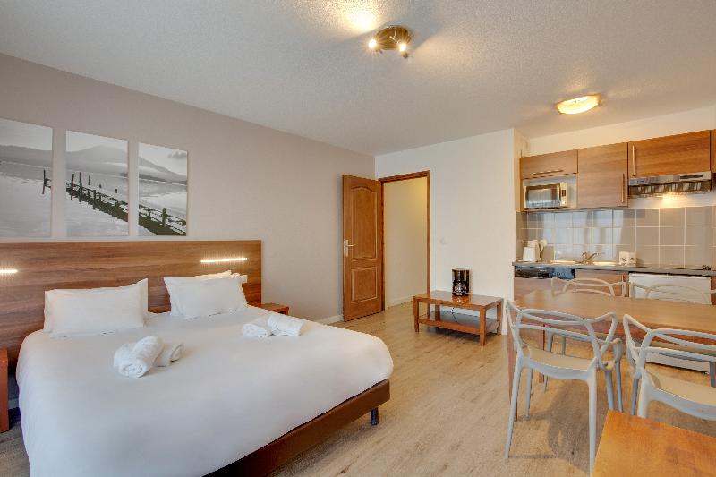استودیوی استاندارد, Residence Azurea