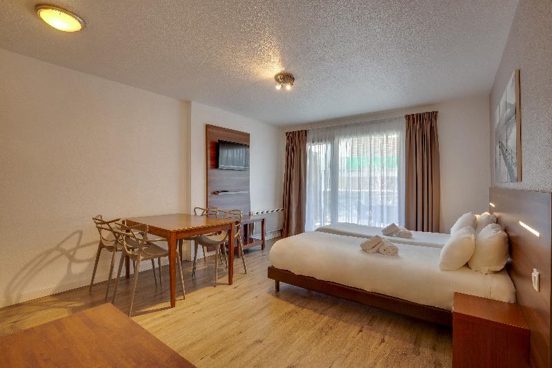استودیوی استاندارد, Residence Azurea