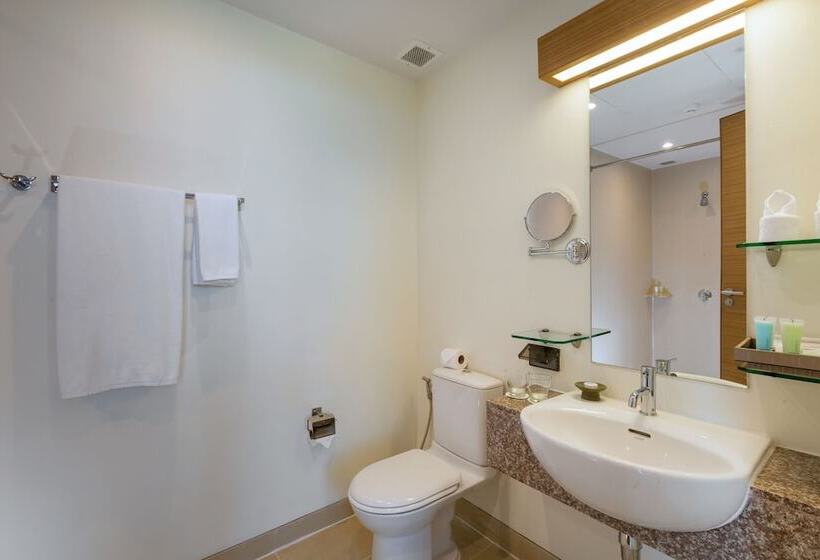 سوییت اجرایی, Splash Beach Resort, Maikhao Phuket   Sha Extra Plus
