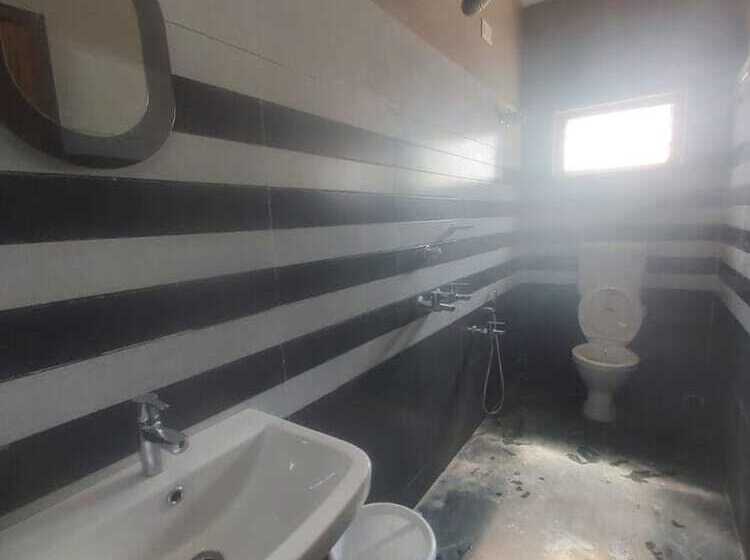 اتاق لوکس با چشم‌انداز شهر, Goroomgo Marine Blue Swimming Pool Digha