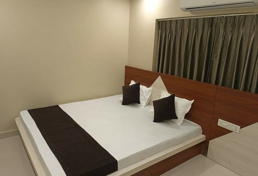 اتاق استاندارد با چشم‌انداز شهر, Goroomgo Marine Blue Swimming Pool Digha