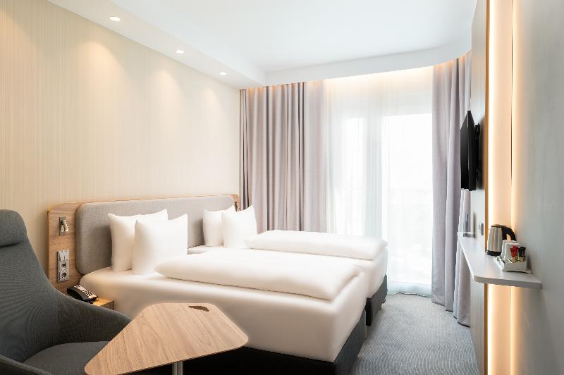 اتاق استاندارد با چشم‌انداز کوهستان, Holiday Inn Express   Rosenheim, An Ihg