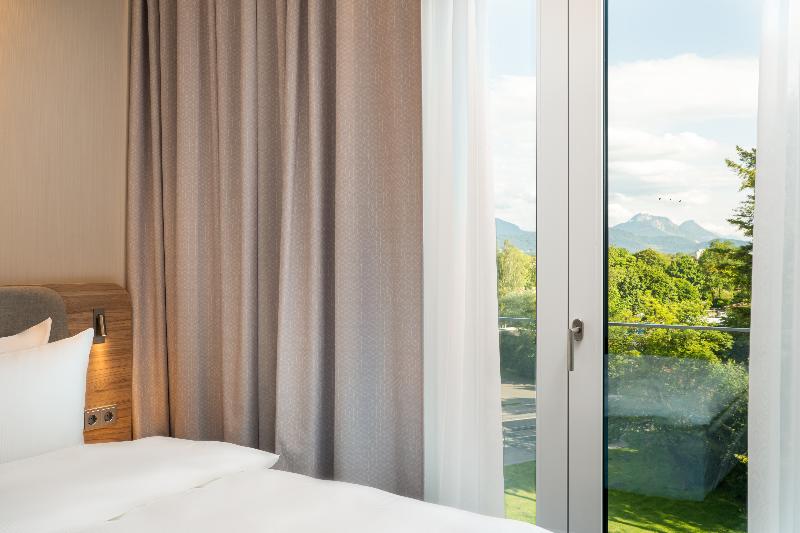 اتاق استاندارد با چشم‌انداز کوهستان, Holiday Inn Express   Rosenheim, An Ihg