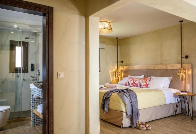 سوئیت با چشم‌انداز دریا و هیدروماساژ, Esperides Resort Crete The Authentic Experience