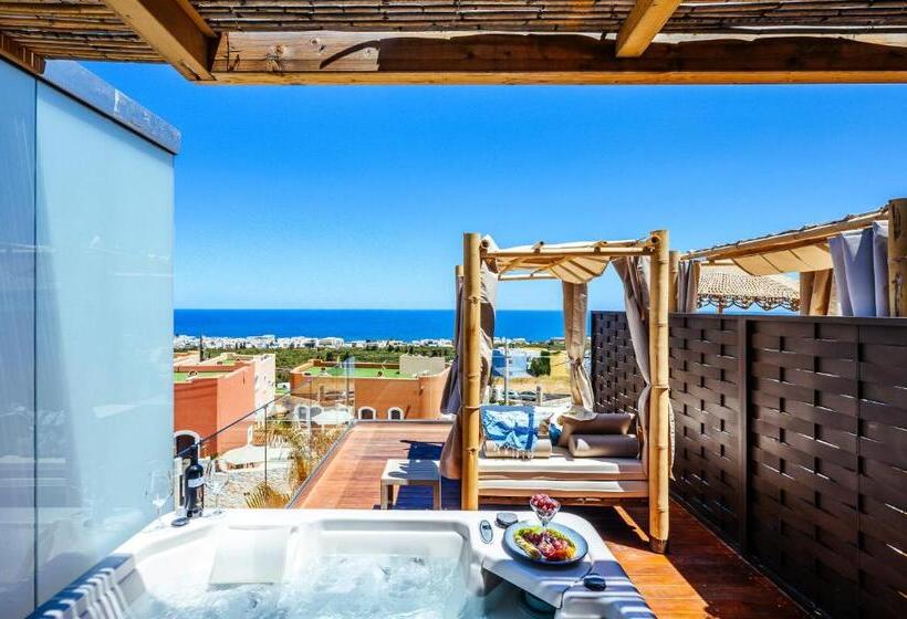 سوئیت با چشم‌انداز دریا و هیدروماساژ, Esperides Resort Crete The Authentic Experience