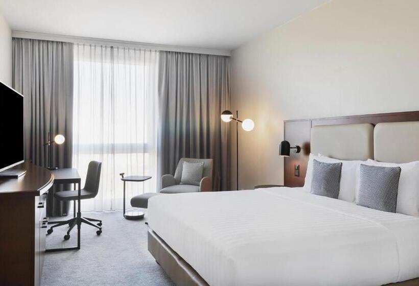 带大床的标准间, Courtyard By Marriott Basel