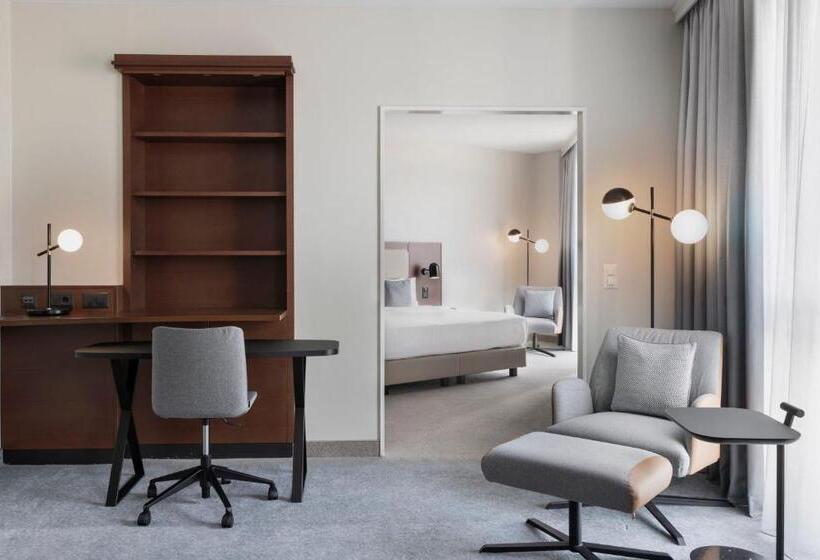 小型套房, Courtyard By Marriott Basel