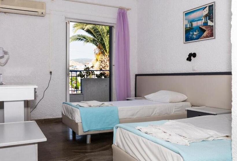 Basic Triple Occupancy Room, Gorgona