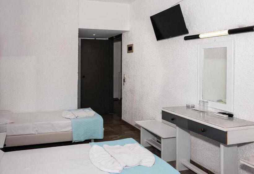 Basic Triple Occupancy Room, Gorgona