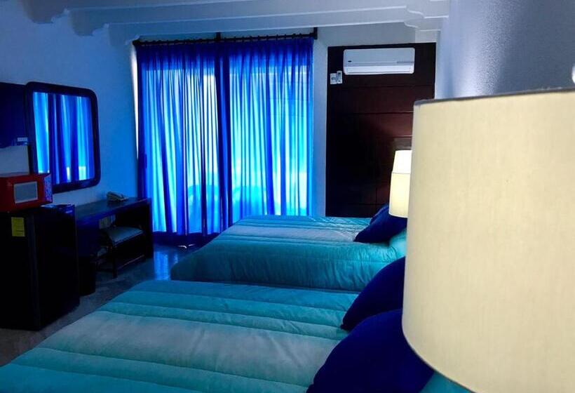 سوئیت سینیور, Ixtapa Palace