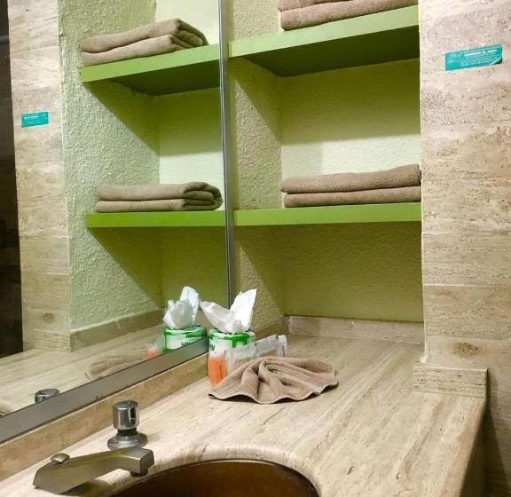 سوییت جونیور, Ixtapa Palace