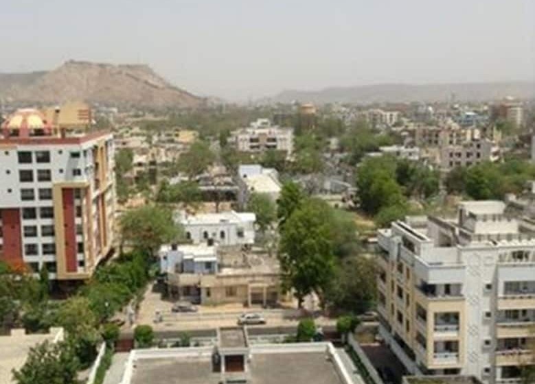 اتاق لوکس, Royal Orchid Central Jaipur, Bani Park