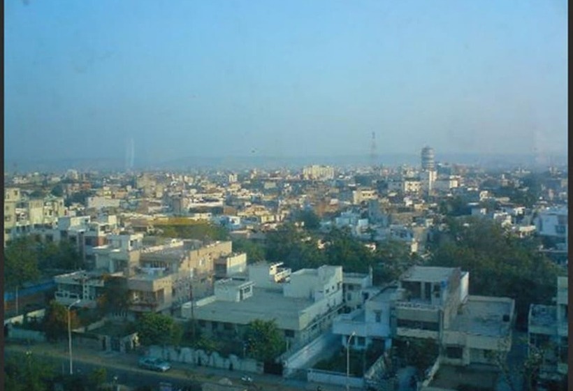 اتاق لوکس, Royal Orchid Central Jaipur, Bani Park