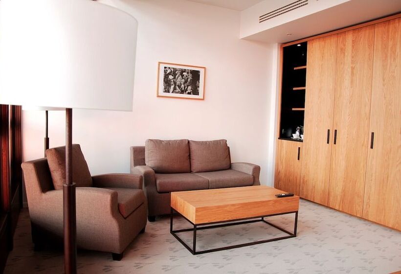 Executive Kamer, The Granary  La Suite