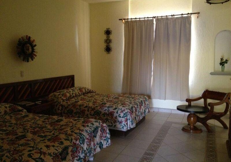 اتاق استاندارد با 2 تخت دوبل, The Halfway Inn
