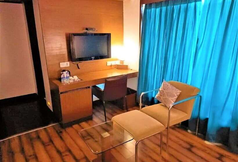 اتاق پرمیوم, Yogi Executive, Navi Mumbai