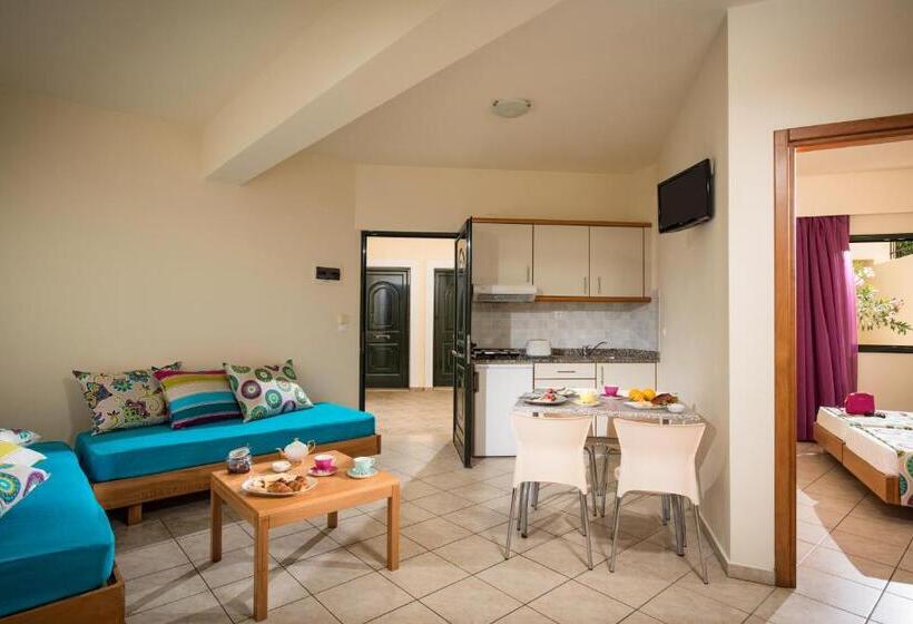 آپارتمان سوپریور 1 خوابه با چشم‌انداز استخر, Kristalli Hotel Apartments