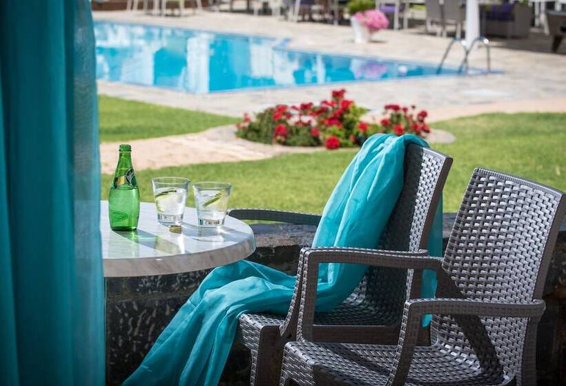 استودیوی سوپریور, Kristalli Hotel Apartments