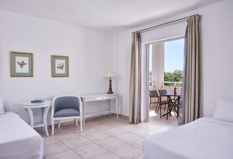اتاق خانوادگی با چشم‌انداز باغ, Sandy Beach Resort