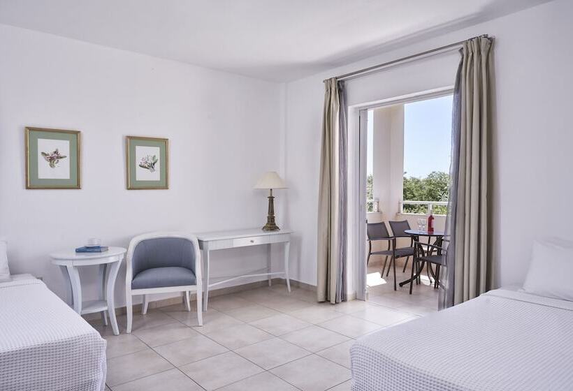 اتاق خانوادگی با چشم‌انداز باغ, Sandy Beach Resort