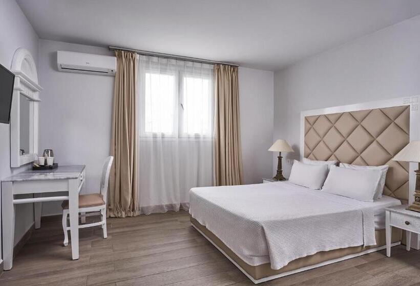 اتاق خانوادگی با چشم‌انداز باغ, Sandy Beach Resort