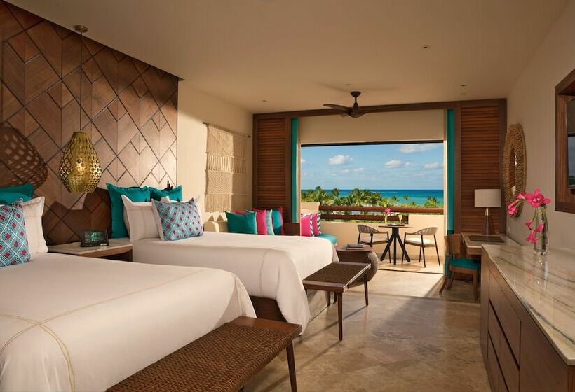 Junior Suite met Uitzicht op Zee aan de Zijkant, Secrets Maroma Beach Riviera Cancun  All Inclusive  Adults Only