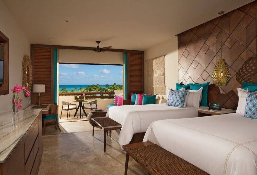 Junior Suite met Uitzicht op Zee aan de Zijkant, Secrets Maroma Beach Riviera Cancun  All Inclusive  Adults Only