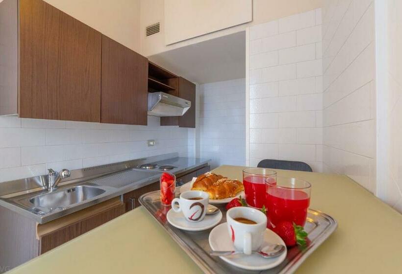 استودیوی استاندارد, Suite Hotel Elite