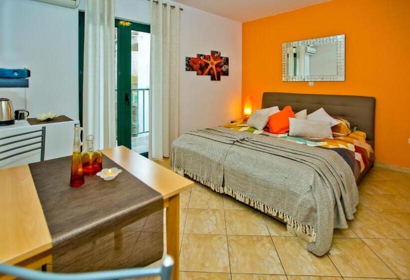 اتاق لوکس با بالکن, Apartments Softic