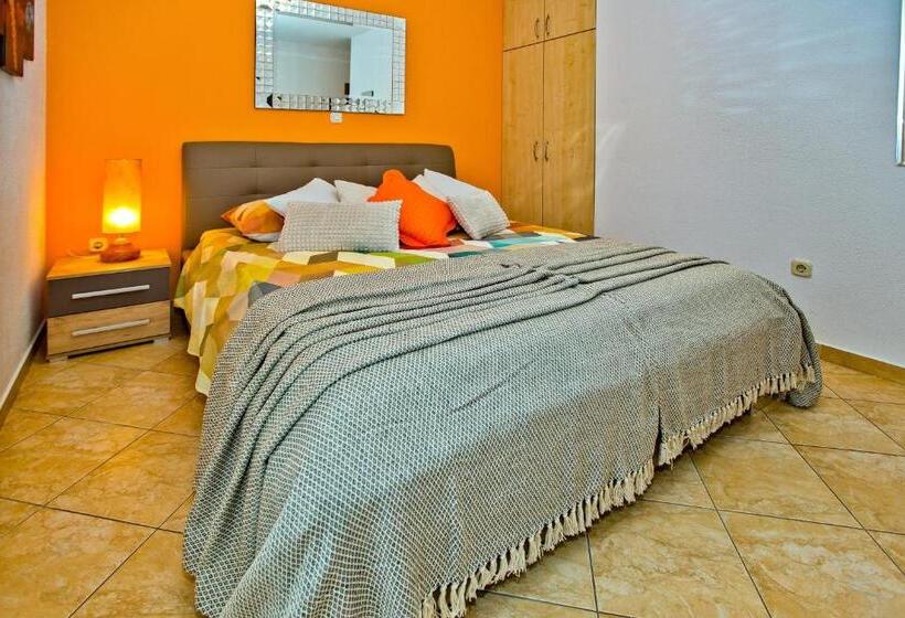 اتاق لوکس با بالکن, Apartments Softic