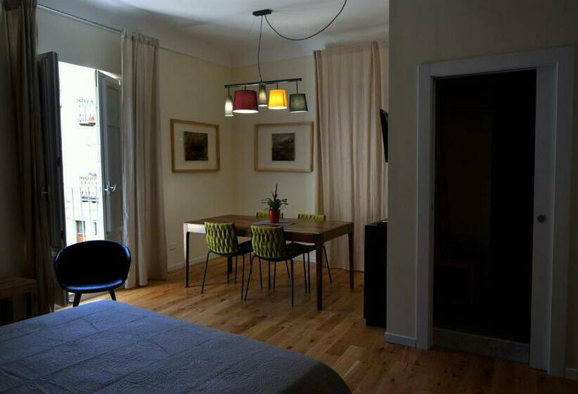 اتاق لوکس با تخت بزرگ, Palazzo Gioffrè