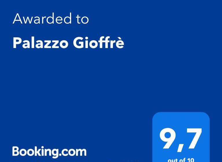 اتاق لوکس با تخت بزرگ, Palazzo Gioffrè