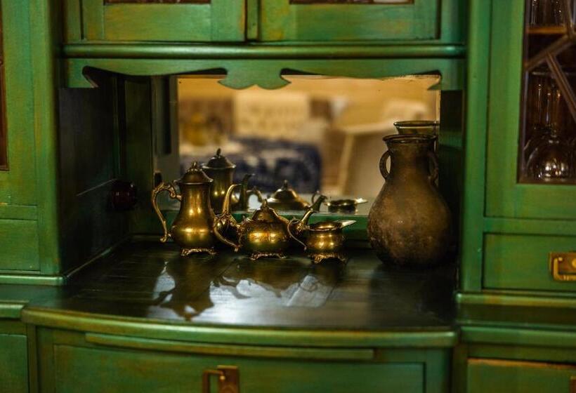 ویلای 1 خوابه, Chateau Kvirike