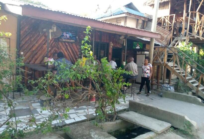 اتاق استاندارد یک نفره, Kicec Bar And Guest House Airport