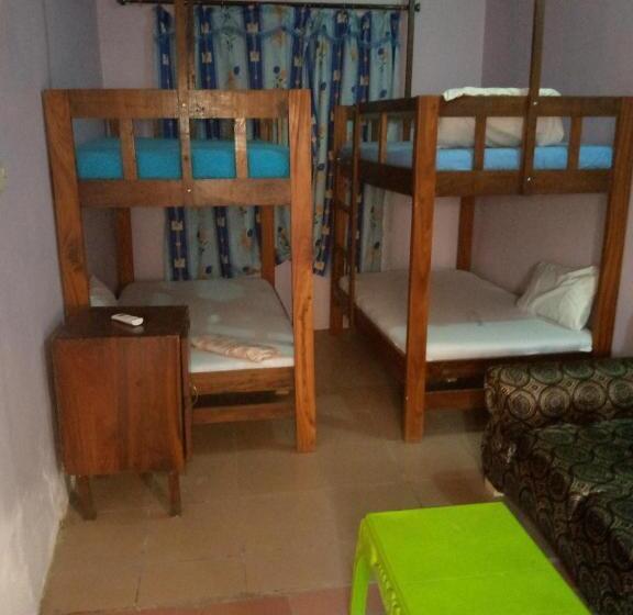 اتاق استاندارد چهار تخته, Kicec Bar And Guest House Airport