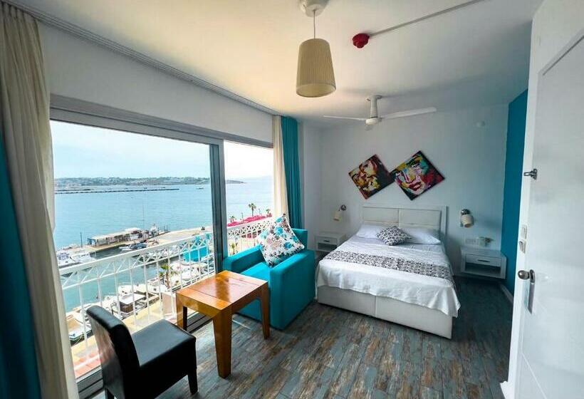 اتاق استاندارد با تخت بزرگ, Larimar Hotel Cesme
