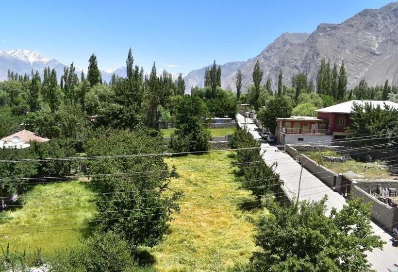 اتاق استاندارد چهار تخته, Skardu Lodge