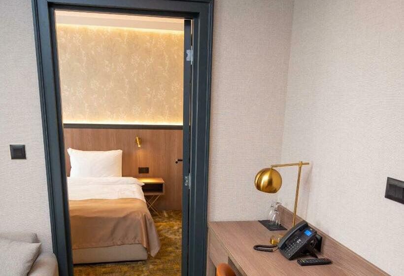 سوییت جونیور, Terme 36.6