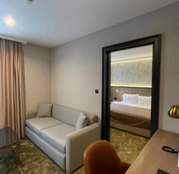 سوییت جونیور, Terme 36.6