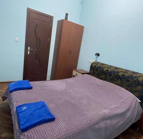 اتاق استاندارد, Kataryn Hostel